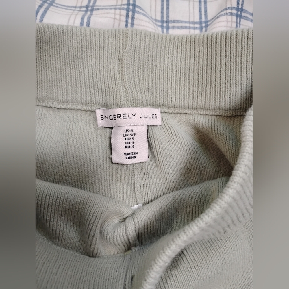 Sincerely Jules Cargo Pants in Light Green - Picture 3 of 4